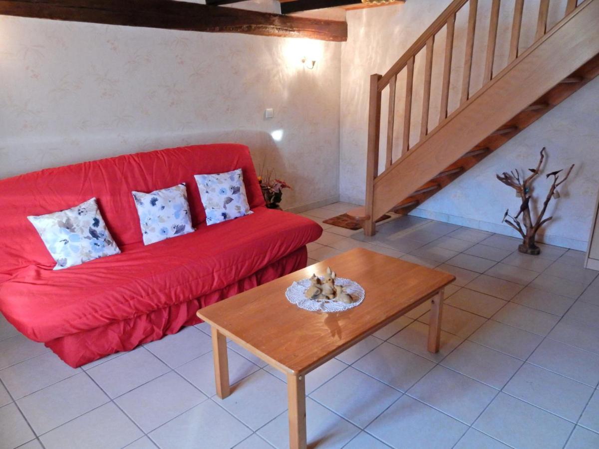 Spacious Holiday Home Near The Forest Esmoulieres Cameră foto